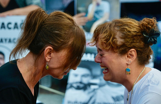 Mattia Ahmet Minguzzi'nin annesi Bakırköy'de oturma eylemi yaptı