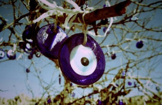 Yaşam enerjiniz düşüyor, eliniz kolunuz kalkmıyor mu? Üzerinizde nazar olabilir...