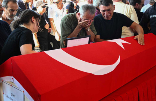 Türkiye şehitlerine ağlıyor! 5 AKUT gönüllüsü, son yolculuklarına uğurlandı