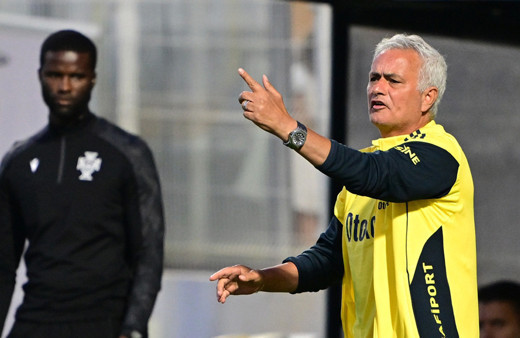 Jose Mourinho'dan olay Fenerbahçe sözleri! Taraftar ikiye bölündü: Gerçekçi olmalıyız...