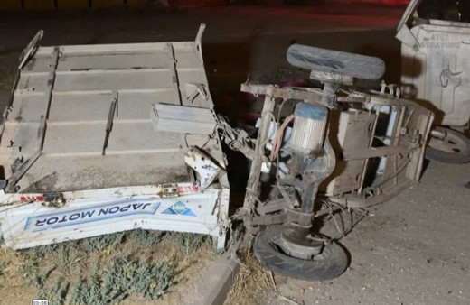 Elazığ'da motosiklet ile otomobil çarpıştı: 2'si ağır 3 yaralı