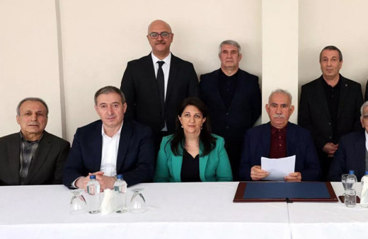 Öacalan'la görüşen DEM'den yeni açıklama: Önemli katkılar sunmasını bekliyor