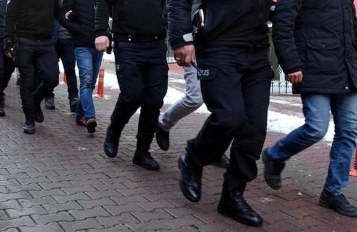 Daltonlar çetesinin üyesi dahil 9 suçlu Türkiye’ye getirildi