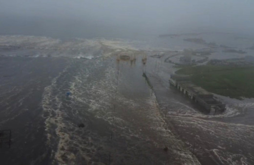 8.8'lik deprem sonrası tsunami oldu! Şehir sular altında kaldı, ürküten görüntüler