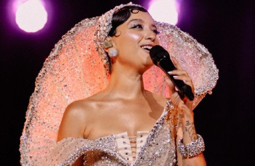 Melike Şahin üzücü haberi Harbiye konserinde açıkladı! Meğer kardeşi hastanelik olmuş...