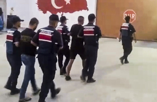 Mersin'de benzin döküp orman yangını çıkaran 2 kişi tutuklandı!