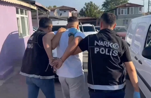 Bonzai içeceği pazarlayan torbacı operasyonla yakalandı!