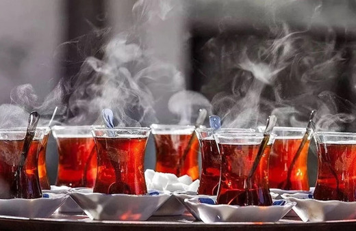 Çay tüketenler dikkat! Demleme çayda ki bu tehlike sizi vazgeçirecek...