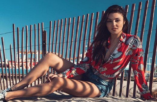 Hande Erçel yurtdışından sonra şimdi de kendini Bodrum sularına bıraktı...