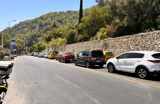 Fethiye-Ölüdeniz kara yolunda tatilci yoğunluğu! 3 kilometrelik kuyruk oluştu