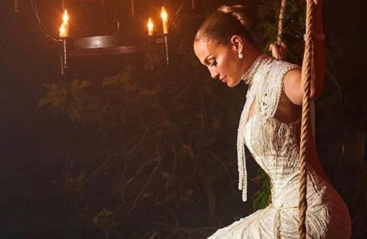 Muhteşem enerji ve dans şovları! Jennifer Lopez rüzgarı esti