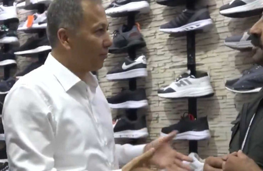 Ağrı’da samimi ziyaret: Ali Yerlikaya esnafla sohbet etti