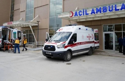 Erzincan'da feci kaza: Bir ölü, üç yaralı