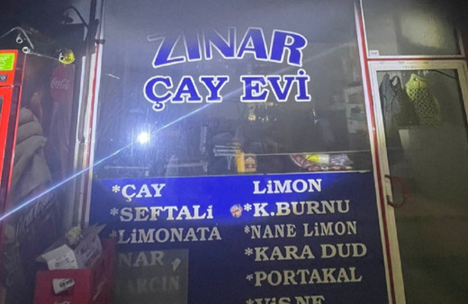 Van'da iş merkezinde çıkan yangında 4 dükkan zarar gördü