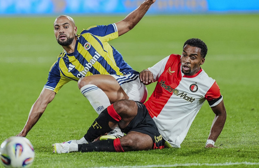 Fenerbahçe'nin rakibi Feyenoord ligin ilk haftasında 2-0 kazandı