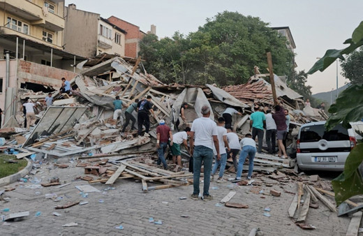 Balıkesir'de deprem nedeniyle yaz okulları bir gün süreyle tatil edildi
