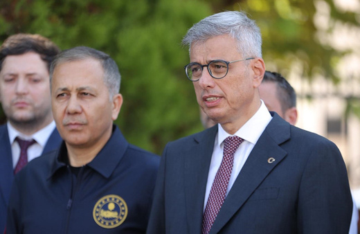 Bakanlar Memişoğlu ve Yerlikaya'dan Sındırgı depremine ilişkin açıklama