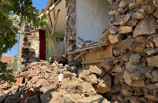 6.1'lik deprem sonrası Balıkesir Sındırgı'da 786 artçı sarsıntı