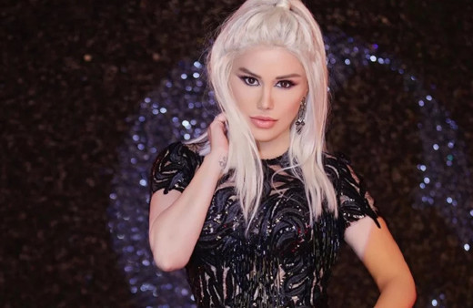 Estetikleri ile ünlüydü... Türkücü Ceylan Nişantaşı'nda görüntülendi...