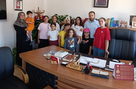 Çorum'da çocuklar, sattıkları limonatadan kazandıkları 10 bin 660 lirayı Filistinli akranlarına bağışladı