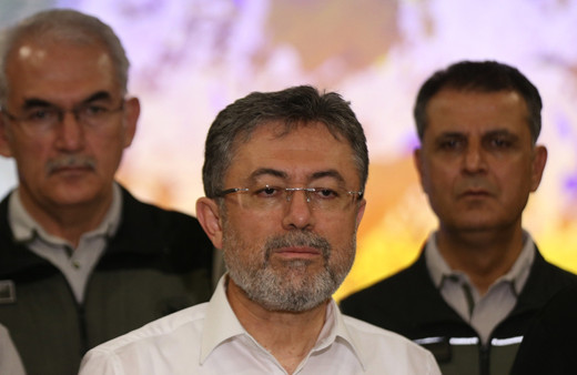 Bakan Yumaklı, orman yangınlarındaki son durumu paylaştı