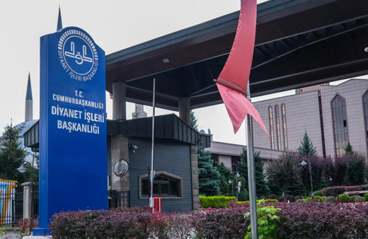 Diyanet'in miras hutbesi tartışma çıkardı! Kızlar erkekle eşit miras alırsa...