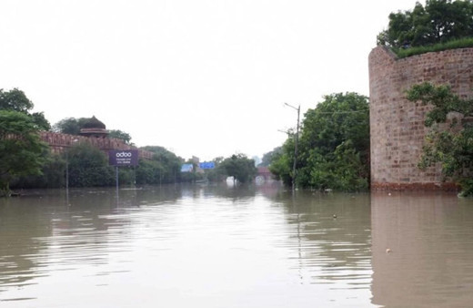 Hindistan'da felaketin bilançosu ağırlaşıyor! Sel nedeniyle hayatını kaybedenlerin sayısı 60'a çıktı...