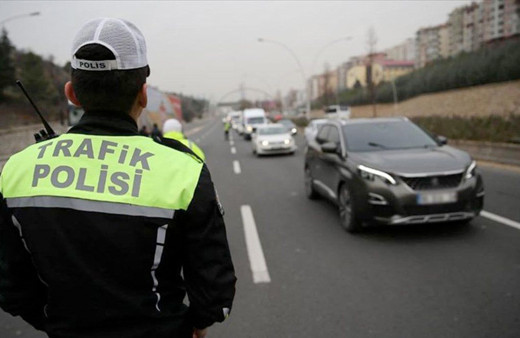 Hız sınır bölgeleri ve eski trafik levhaları değişiyor genelge Resmi Gazete'de yayımlandı