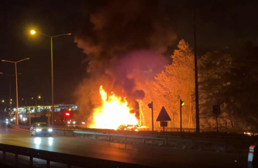 Samsun'da kimyasal madde yüklü tır 8 kilometre boyunca yanarak ilerledi