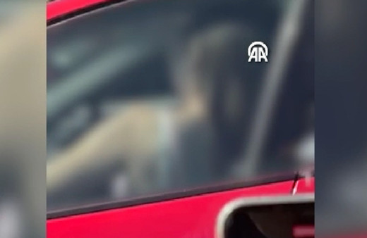 Bağcılar'da otomobilde uygunsuz hareketler yapan şahıslar yakalandı