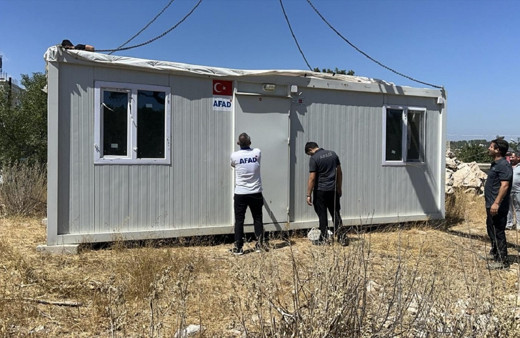 Yangın nedeniyle evsiz kalanlara destek! Konteyner tahsis edildi...