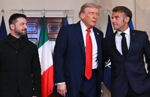 Trump mikrofonun açık kaldığını unuttu Macron'un kulağına fısıldadığı bomba söz