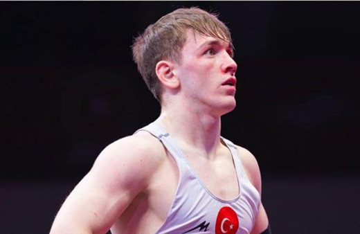 Milli güreşçi Abdullah Toprak'tan Dünya 20 Yaş Altı Şampiyonası'nda bronz madalya