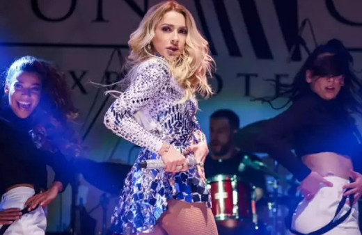 Hadise yine şaşırtmadı! Otel odasından öyle bir paylaşım yaptı ki...