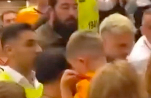 Icardi ile Galatasaral taraftarı arasında tatsız görüntü