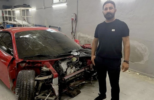 Kazaya karışan Ferrari satıldı! Futbolcu satın aldı