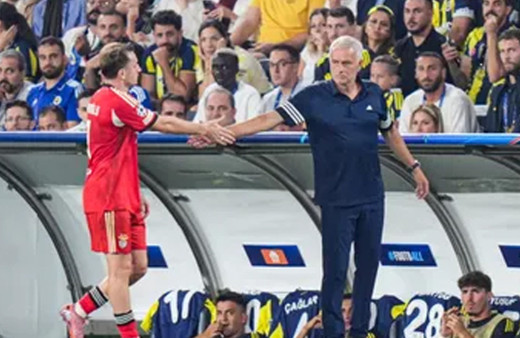 Kerem Aktürkoğlu, Jose Mourinho ile el sıkıştı