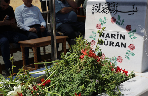 Tam 1 yıl oldu! Narin Güran kabri başında anıldı