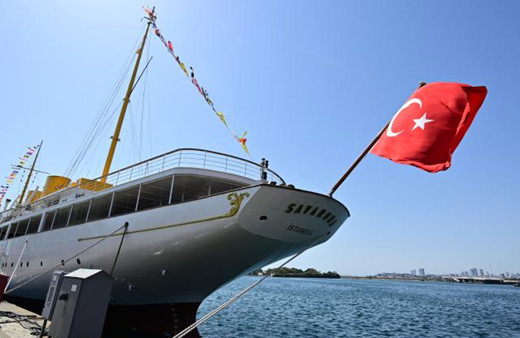 Savarona pazar günü İstanbul Boğazı'nı selamlayacak