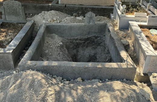 Mezarlığa gelenler gördükleri karşısında şoke oldu! Savunma bu kadar da olamaz dedirtti