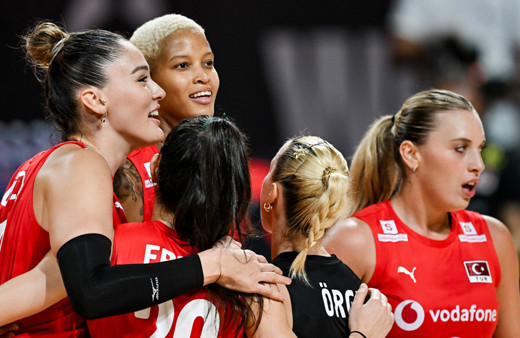 Filenin Sultanları İspanya'yı dağıttı, Dünya Şampiyonası'na galibiyetle başladı