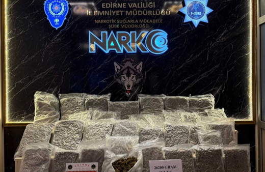 Edirne'de zehir tacirlerine operasyon! 26 kilo 200 gram sentetik uyuşturucu ele geçirildi