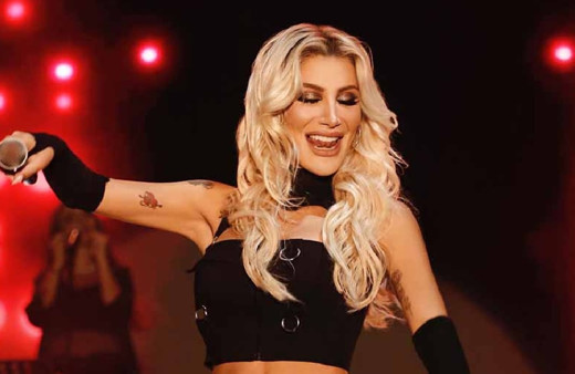 İrem Derici hayranlarına kötü haber! Ünlü şarkıcı hastanelik oldu...