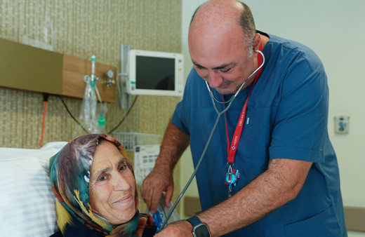 Kalbi taşlaştı, yıllarca yanlış tedavi gördü! Çareyi Medipol'de buldu