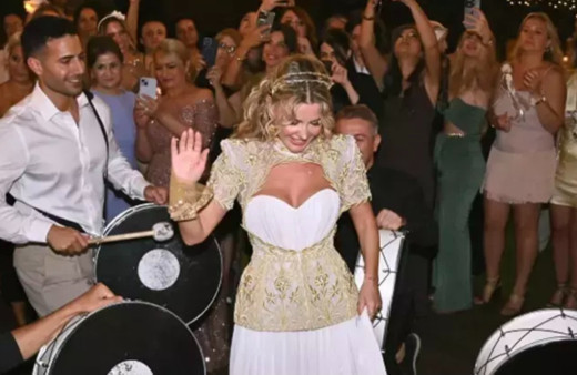 Esra Erol'un kız kardeşi Eda Erol evleniyor! Görkemli kına gecesinden detaylar