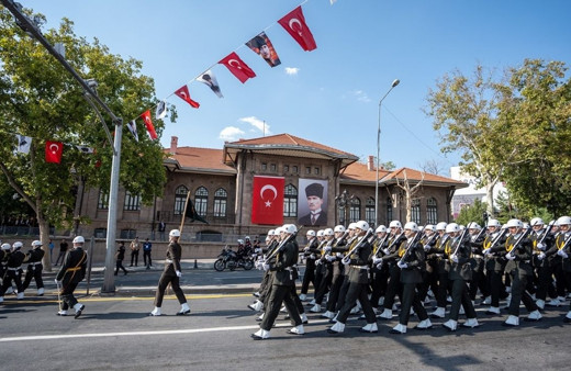 Gurulandıran tören! Ankara'da 30 Ağustos Zafer Bayramı dolayısıyla resmi geçit yapıldı