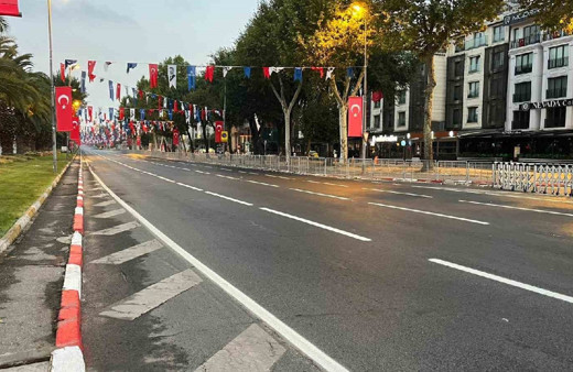 İstanbullular dikkat! 30 Ağustos Zafer Bayramı kutlamaları dolayısıyla bazı yollar trafiğe kapatıldı...