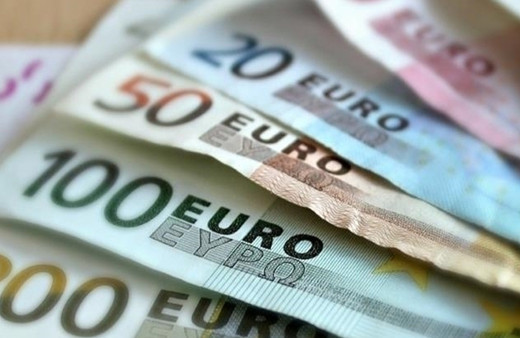 Euro resmen uçuyor! 50 liraya az kaldı