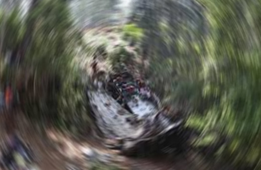 Uçuruma yuvarlanan yolcu otobüsündeki 15 kişi öldü