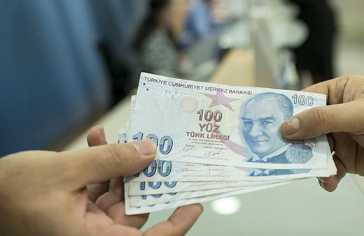 Bakan duyurdu! Aylıklar hesaplara yatırılmaya başlandı